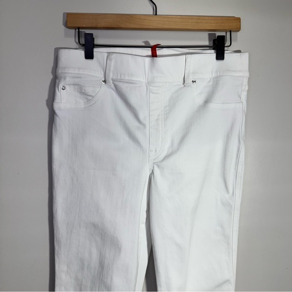 SPANXshape™ EveryWear Kick Flare White Jeans Size Large - Picture 6 of 11